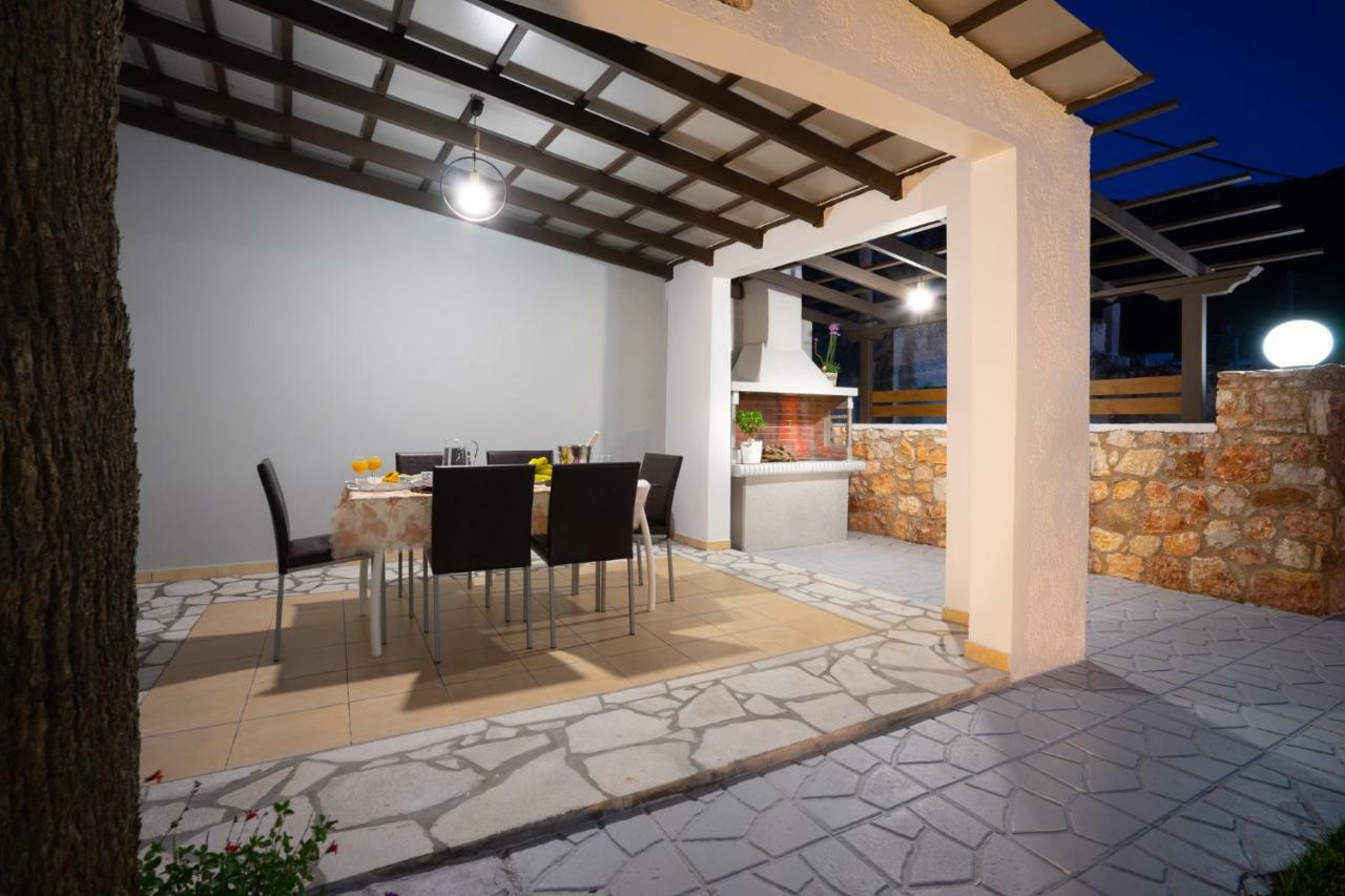 Fontana Luxury Villa Salakos With Pool Near Beach Exterior foto